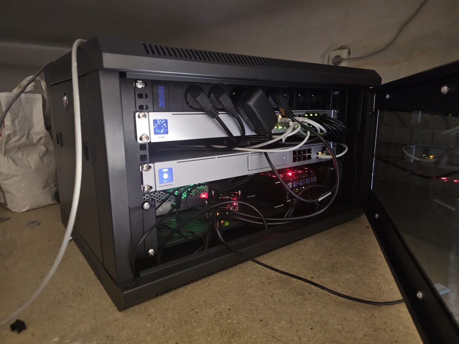 Now in the rack Cluster in the rack